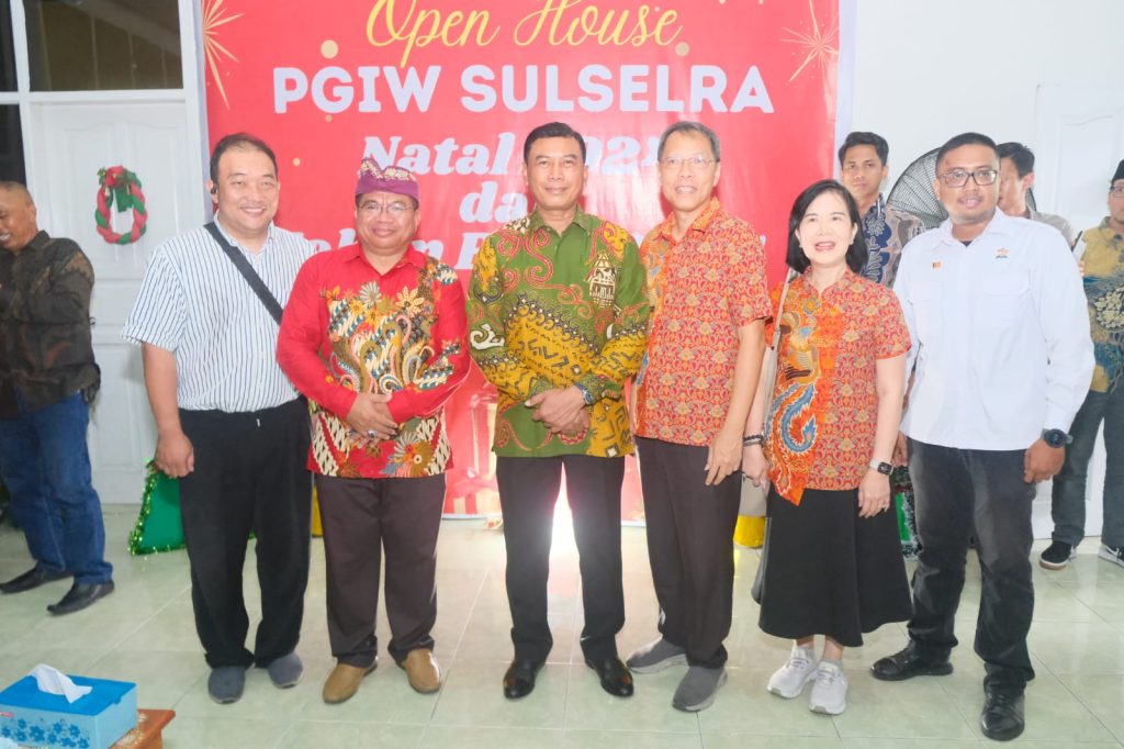 Kapolda Sulsel, “Semoga di Tahun 2025 penuh berkat dan penuh kebahagiaan” Kapolda Sulsel, “Semoga di Tahun 2025 penuh berkat dan penuh kebahagiaan”