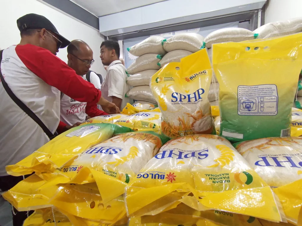 Bulog Lombok Timur Percepat Distribusi Beras SPHP Jelang Ramadan