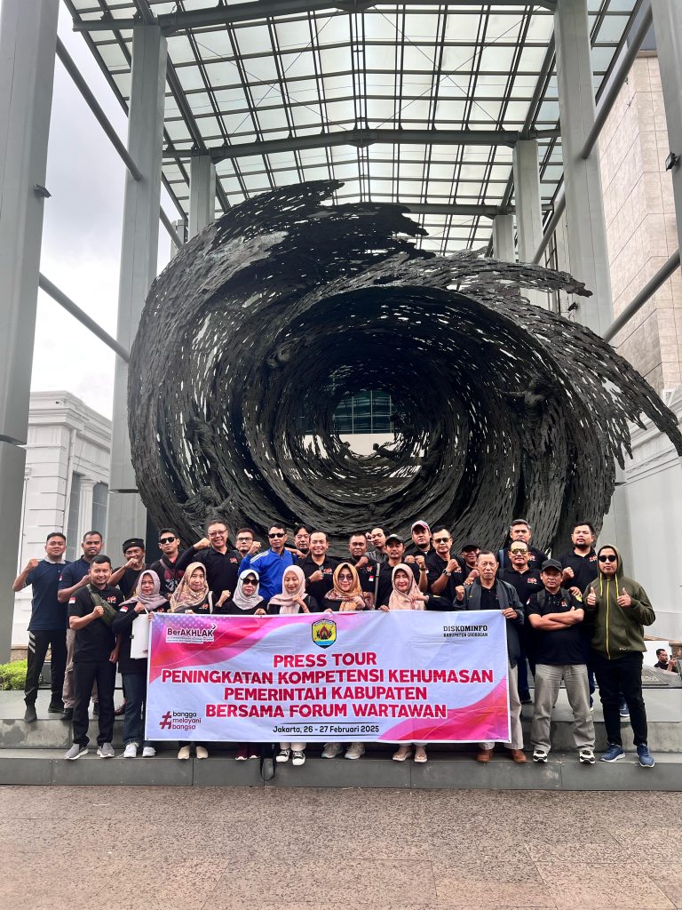 Tingkatkan Kompetensi, Diskominfo Grobogan Bersama Awak Media Gelar Press Tour Tingkatkan Kompetensi, Diskominfo Grobogan Bersama Awak Media Gelar Press Tour