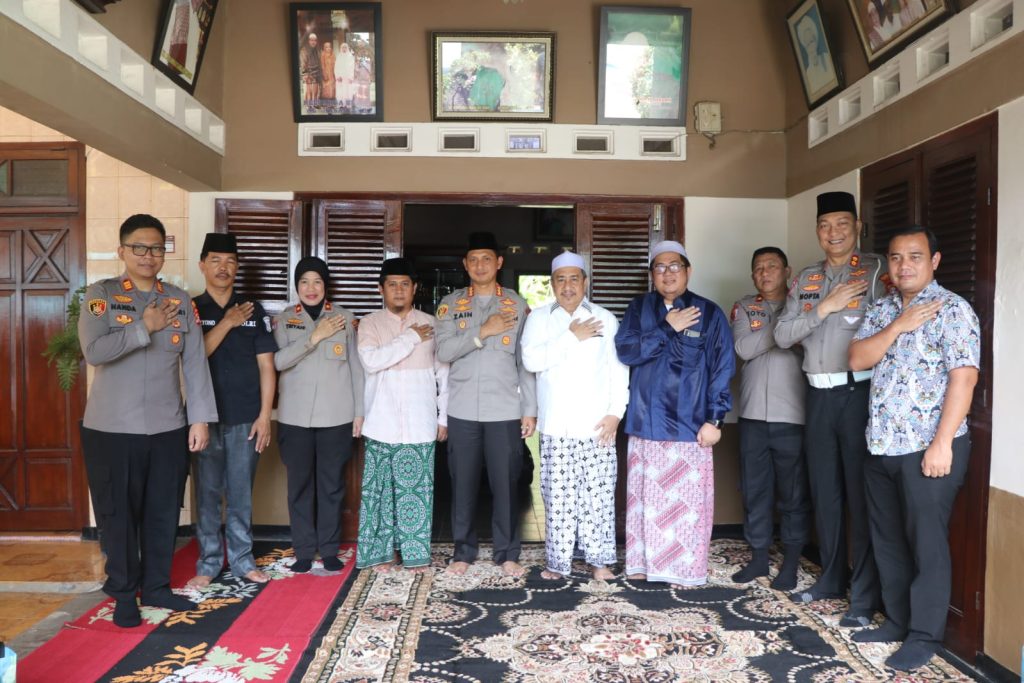 Sinergi Polri dan Ulama: Kapolres Metro Tangerang Kota Safari Ramadhan ke Ponpes Alhasaniyah