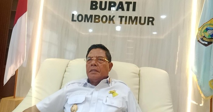 bupati-lombok-timur-haerul-warisin-ketika-diwawancara-detikbali-di-ruang-kerjanya-kamis-562025-1749115011297_169