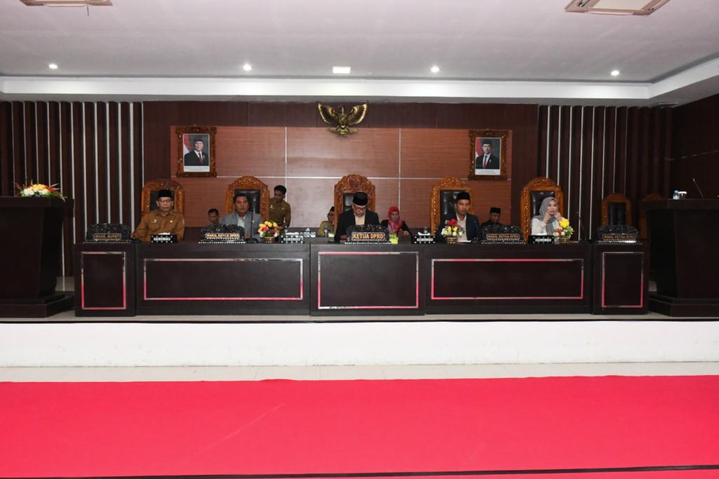 Dua Raperda Inisiatif DPRD Lombok Timur Disampaikan dalam Paripurna