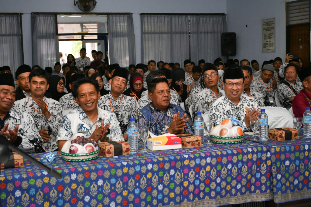 PGRI Lombok Timur Gelar Konferensi Kerja, Bupati Haerul Warisin Soroti Peran Guru di Era Modern Berita terbaru Mitra Satu News