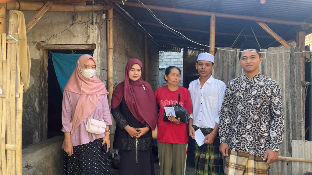 Sinergi Sosial di Desa Waringin: Karang Taruna dan PDAM Lombok Timur Berbagi untuk Anak Yatim dan Warga Kurang Mampu Mitra Satu News - berita terbaru