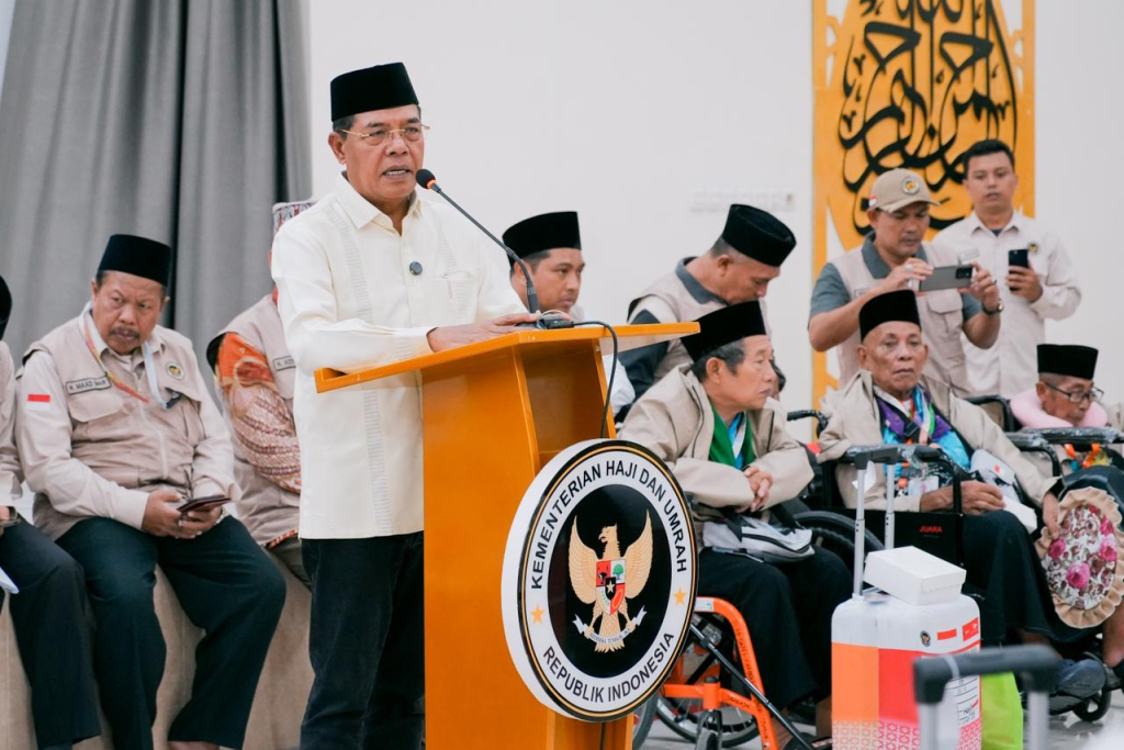 Ratusan Jamaah Haji Lombok Timur Dilepas, Pemda Siapkan Peningkatan Layanan ke Depan Ratusan Jamaah Haji Lombok Timur Dilepas, Pemda Siapkan Peningkatan Layanan ke Depan
