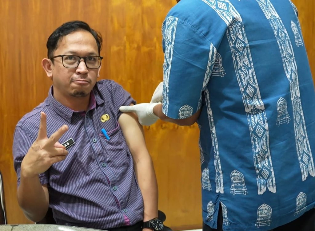 Perkuat Perlindungan Pegawai, RSUD dr. R. Soedjono Selong Mulai Vaksinasi MR