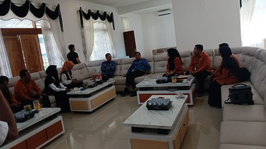 Sensus Ekonomi 2026 Dimulai di Lombok Timur, Bupati Iron Ajak Warga Dukung Pendataan