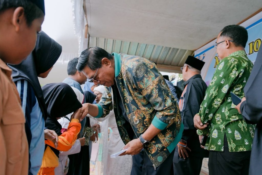Semangat Asyura di Montong Baan, 200 Anak Yatim Terima Santunan dan Dukungan Pemda Lotim
