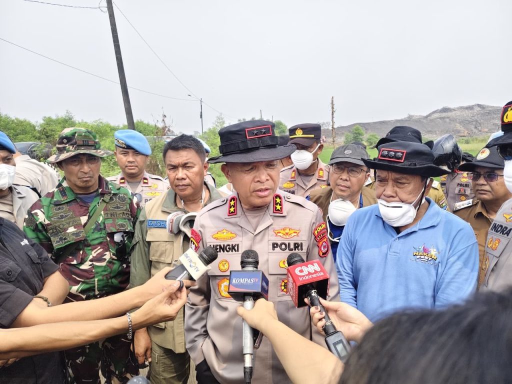Kapolda Banten Turun ke Lokasi Kebakaran TPA Jatiwaringin, Penanganan Difokuskan pada Pemadaman dan Keselamatan Warga