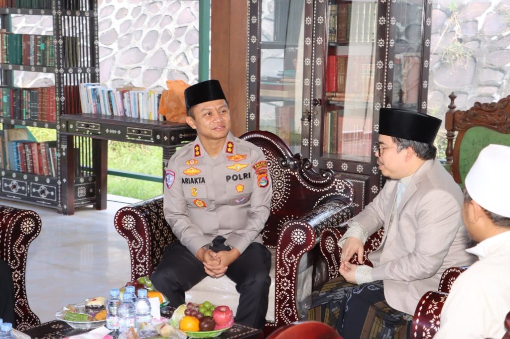 Bangun Kolaborasi dengan Ulama, Kapolres Lombok Timur Sambangi Ponpes NW Anjani