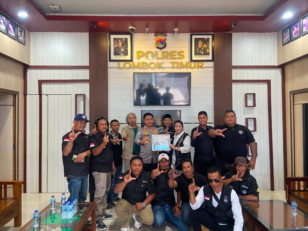 Komitmen Berantas Narkoba Berbuah Apresiasi, Kapolres Lombok Timur Terima Penghargaan dari Keris Sasak