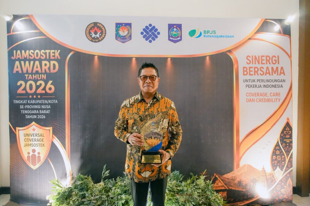 Lombok Timur Pertahankan Juara Jamsostek Award NTB, 30 Ribu Lebih Pekerja Telah Terlindungi Lombok Timur Pertahankan Juara Jamsostek Award NTB, 30 Ribu Lebih Pekerja Telah Terlindungi