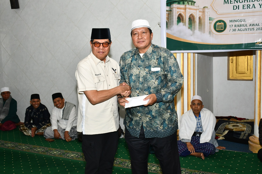 Hadiri Maulid Nabi di Sukamulia, Bupati Lombok Timur Ungkap Strategi Bangkitkan Ekonomi dan Tekan Kemiskinan