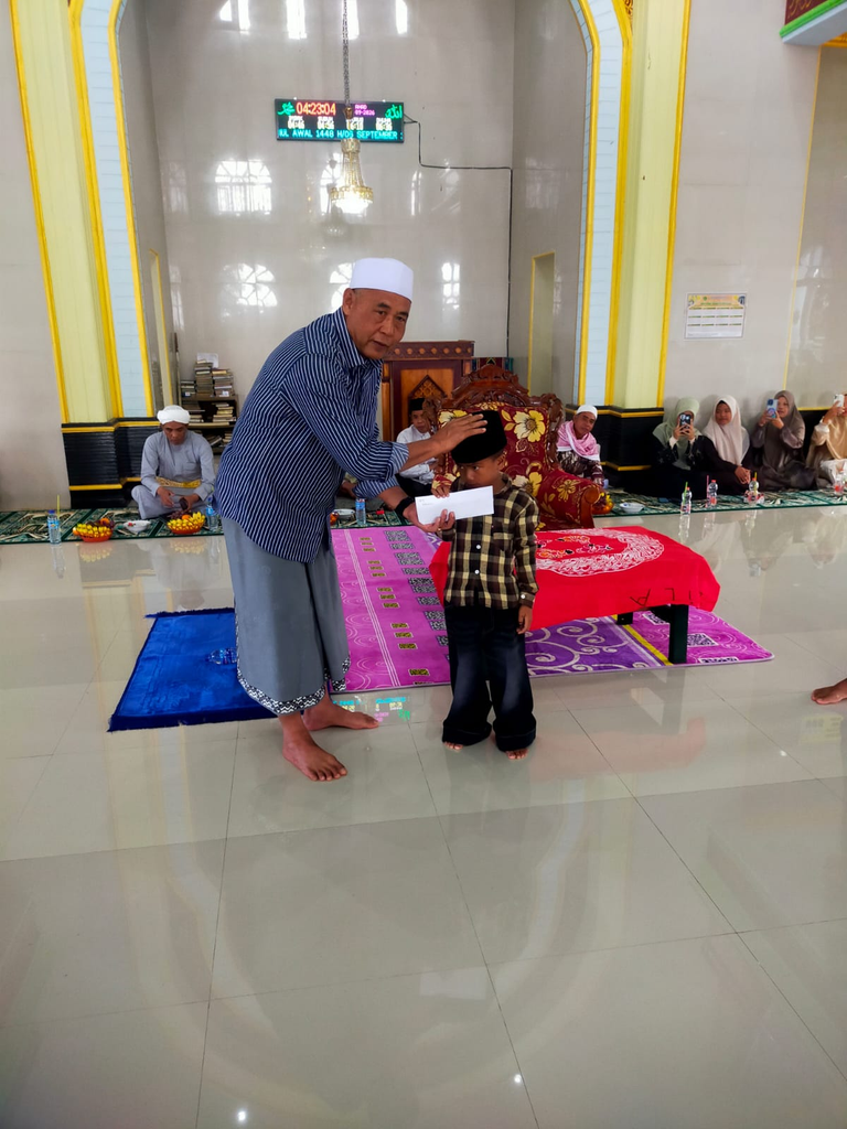 Maulid di Suela, Ketua Baznas Lotim Tekankan Pentingnya Meneladani Akhlak Rasulullah