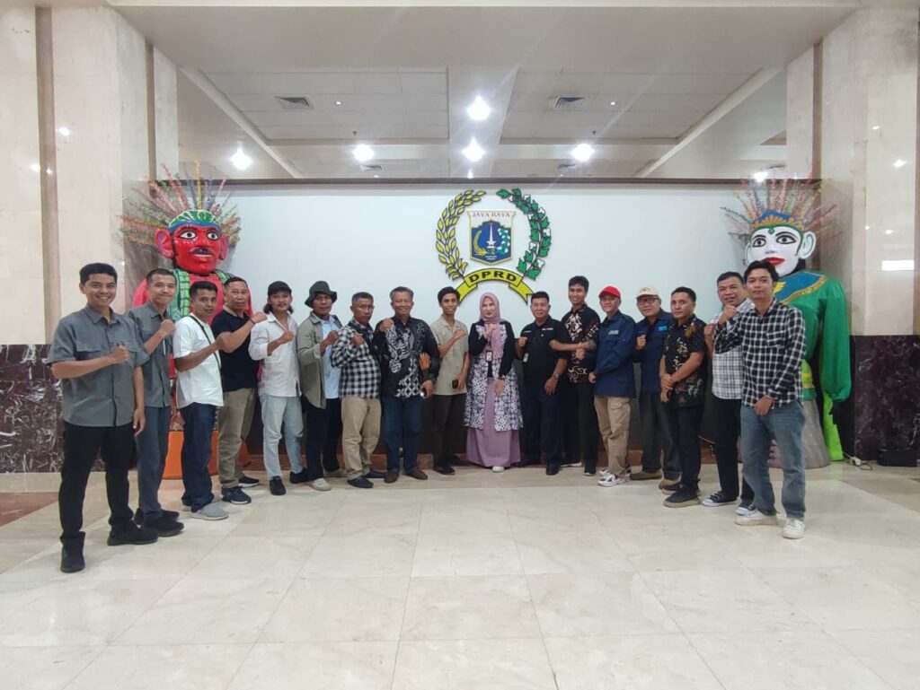 Wartawan Lombok Timur Pelajari Pola Kemitraan Pers di DPRD DKI Jakarta Wartawan Lombok Timur Pelajari Pola Kemitraan Pers di DPRD DKI Jakarta