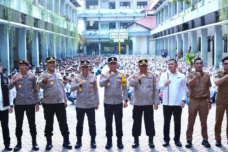 Perangi Perundungan Sejak Dini, Polda NTB Edukasi Siswa SMPN 6 Mataram
