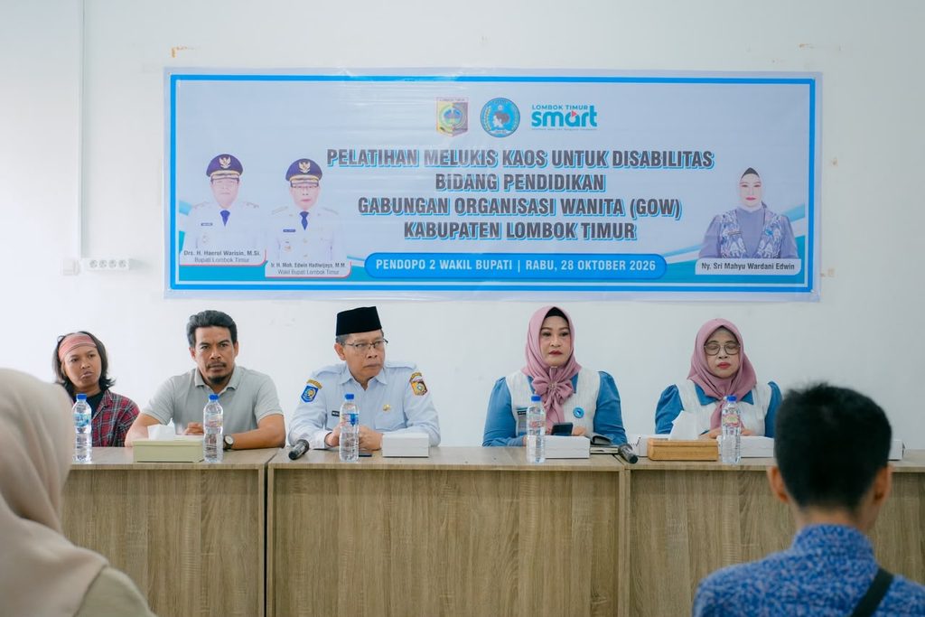 GOW Lombok Timur Cetak Ruang Kreatif bagi Difabel, 15 Peserta Ikuti Pelatihan Melukis Kaos GOW Lombok Timur Cetak Ruang Kreatif bagi Difabel, 15 Peserta Ikuti Pelatihan Melukis Kaos